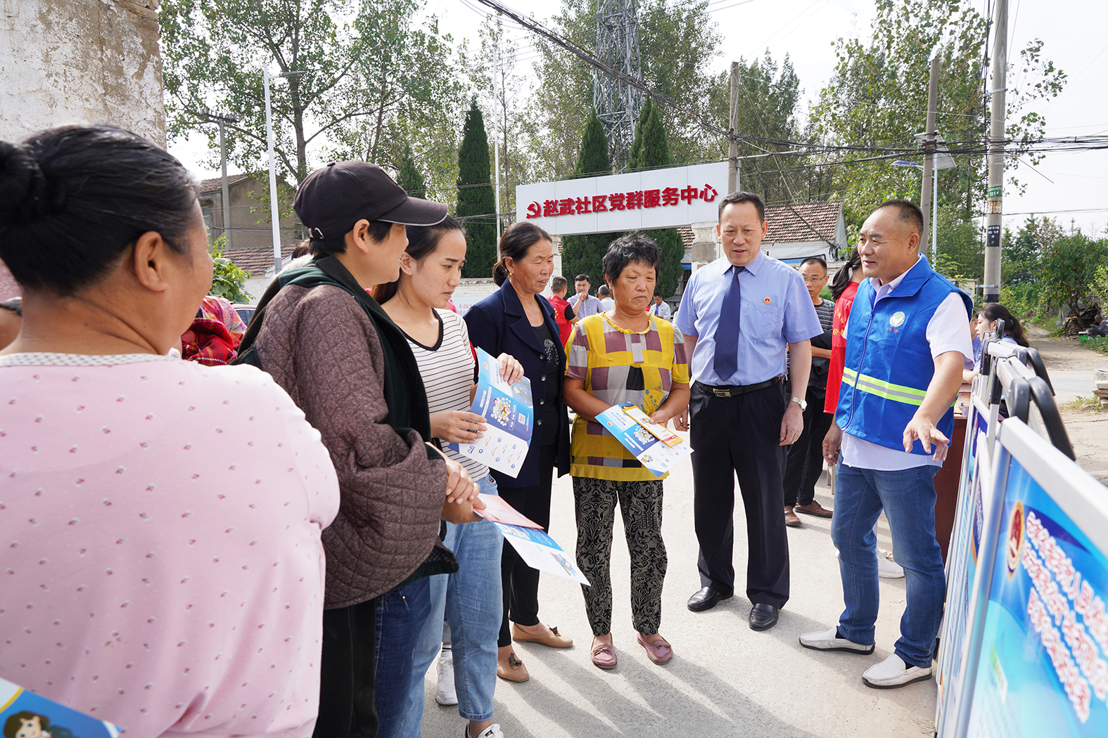 徐州市云龙区人民检察院走进汉风街道赵武社区开展民法典宣传活动